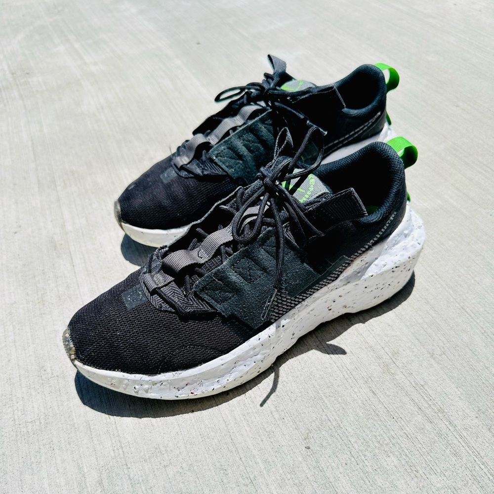 Nike
CLOTH TRAINERS